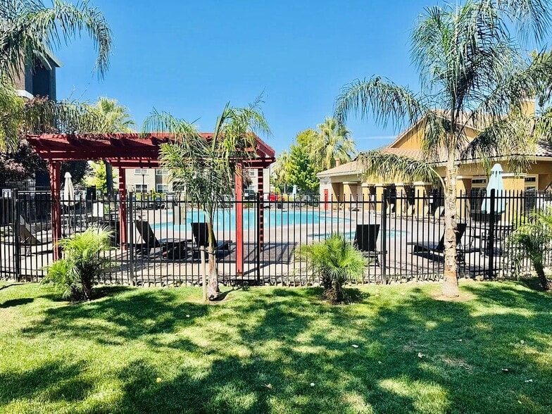 Building Photo - 8434 Walerga Rd