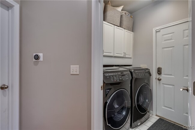 Building Photo - 117 MillCreek Ln