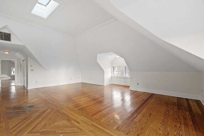 Building Photo - 150 Summer St