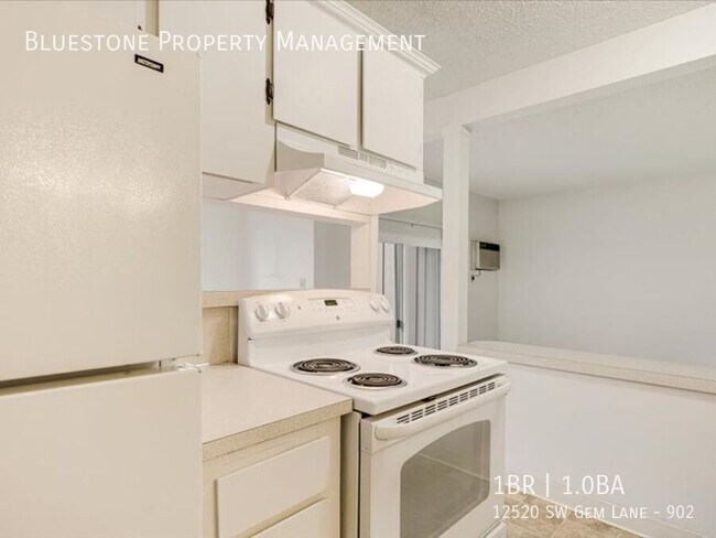 Building Photo - 12520 SW Gem Ln