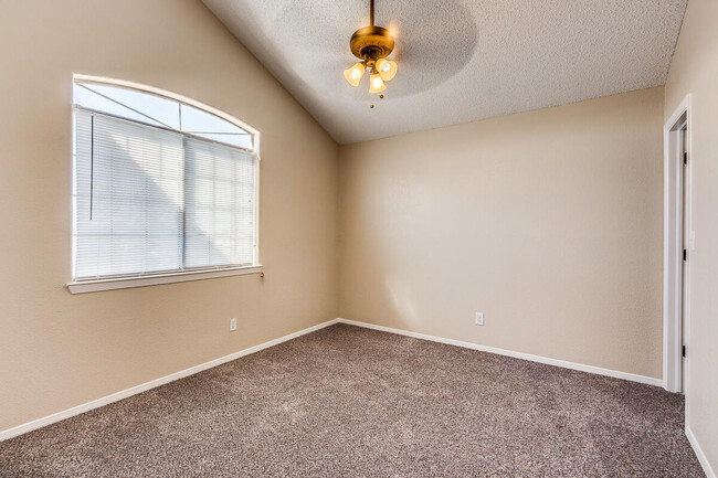 Building Photo - 900 Tecate Pl