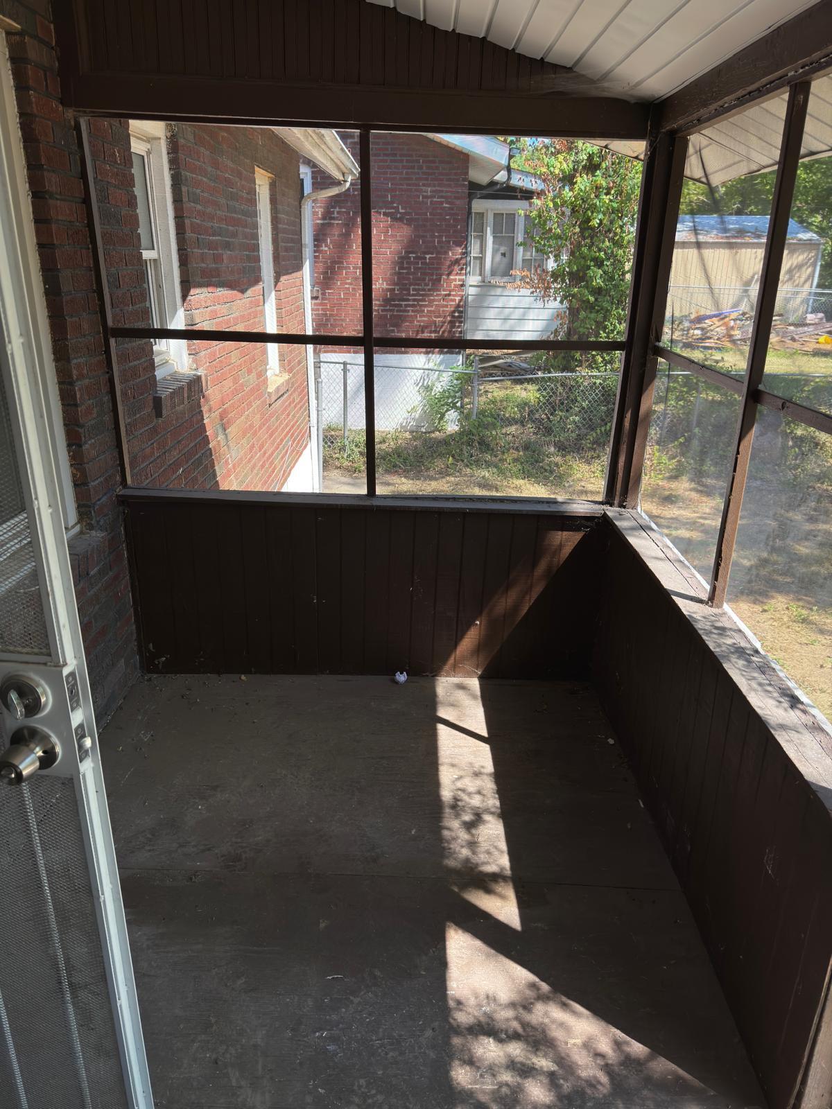 Building Photo - 3422 Pine Grove Ave