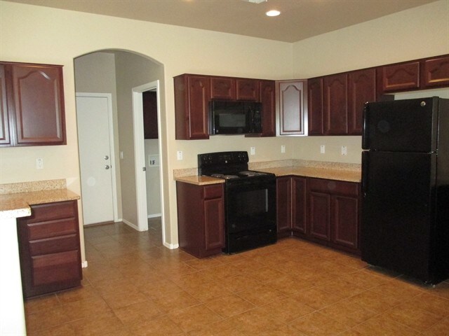 Building Photo - 17391 W Woodlands Ave