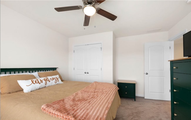 Building Photo - A Beautiful 3 Bedroom End Unit Townhouse