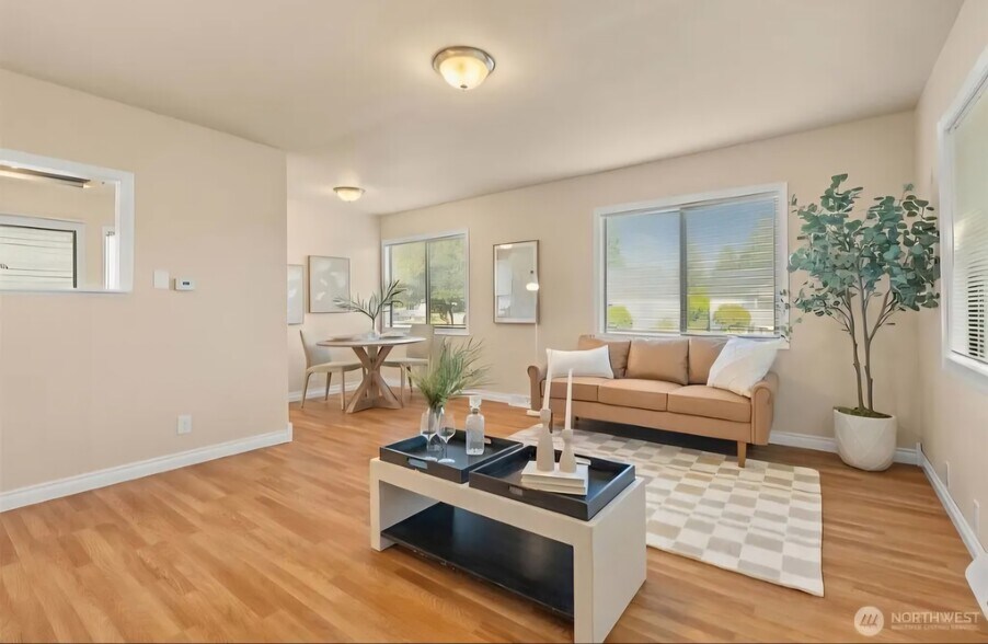 Building Photo - 3734 S Ainsworth Ave