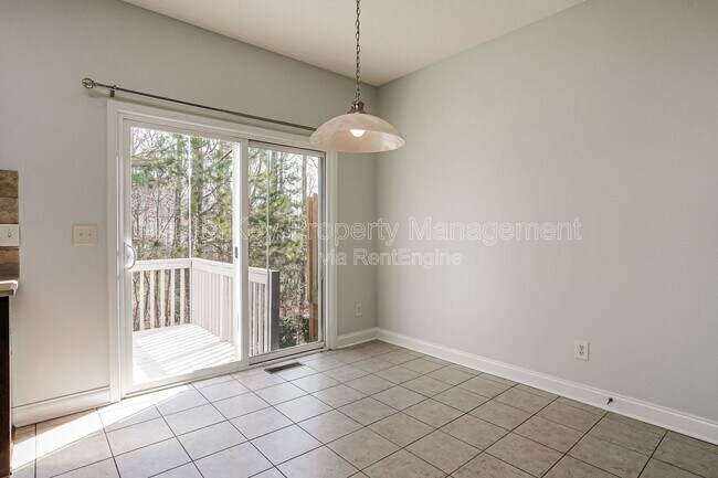 Building Photo - 335 Anterbury Dr