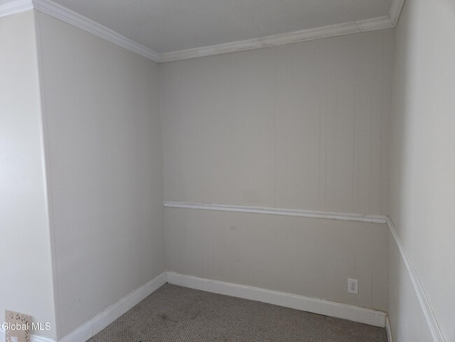 Building Photo - 318 Ridge St