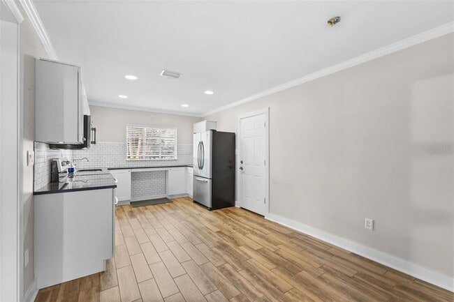 Building Photo - 4009 W San Rafael St