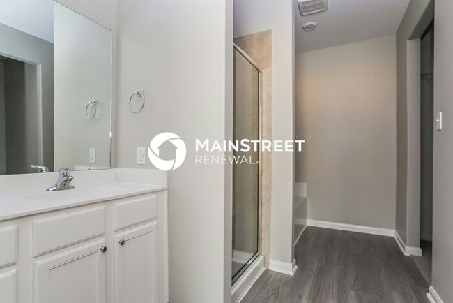 Building Photo - 5 Bedroom Pet-Friendly Home in Magnolia, TX with Main Street Renewal