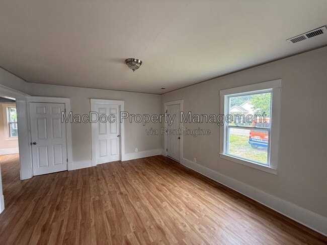 Building Photo - 163 Bend Farm Rd
