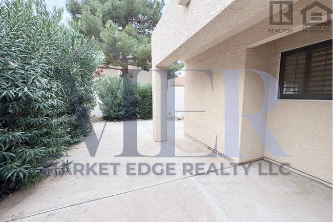 Building Photo - 2Bed/2Bath w/ Office-House at 40th St/Cactus-Garg!