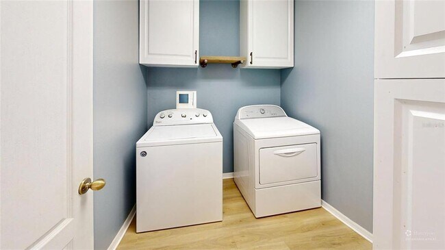 Building Photo - 1853 Atlantic Dr