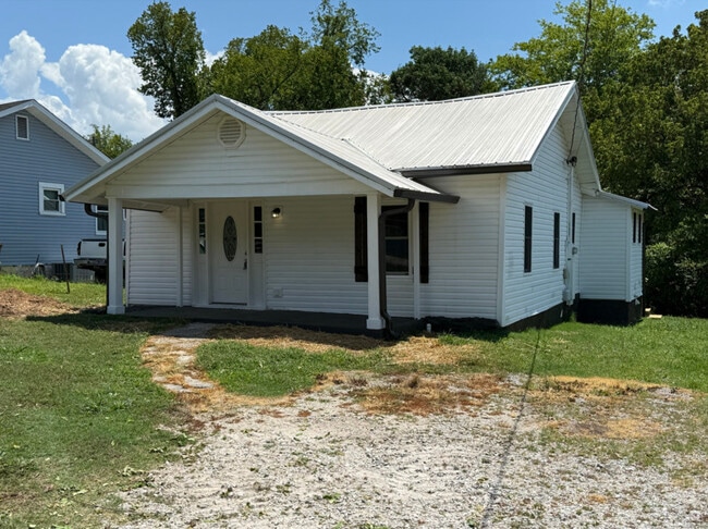 Primary Photo - 1008 Avenue A