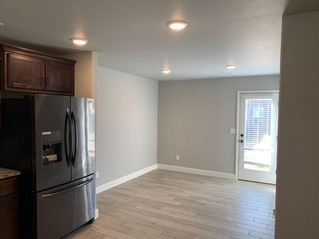 Building Photo - Beautiful 4 Bedroom Home for lease, Benton...