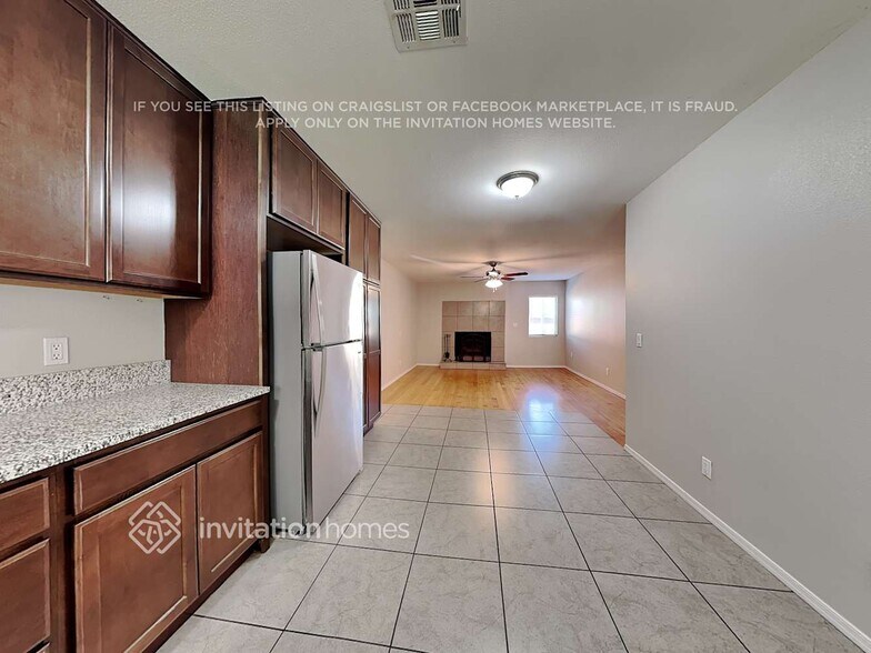 Building Photo - 132 S Olive