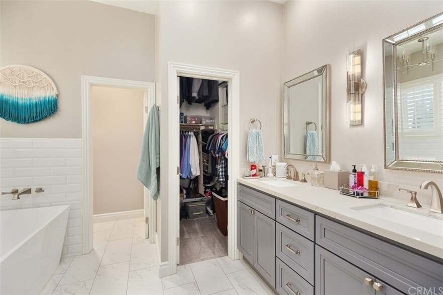 Building Photo - 3401 S Main St