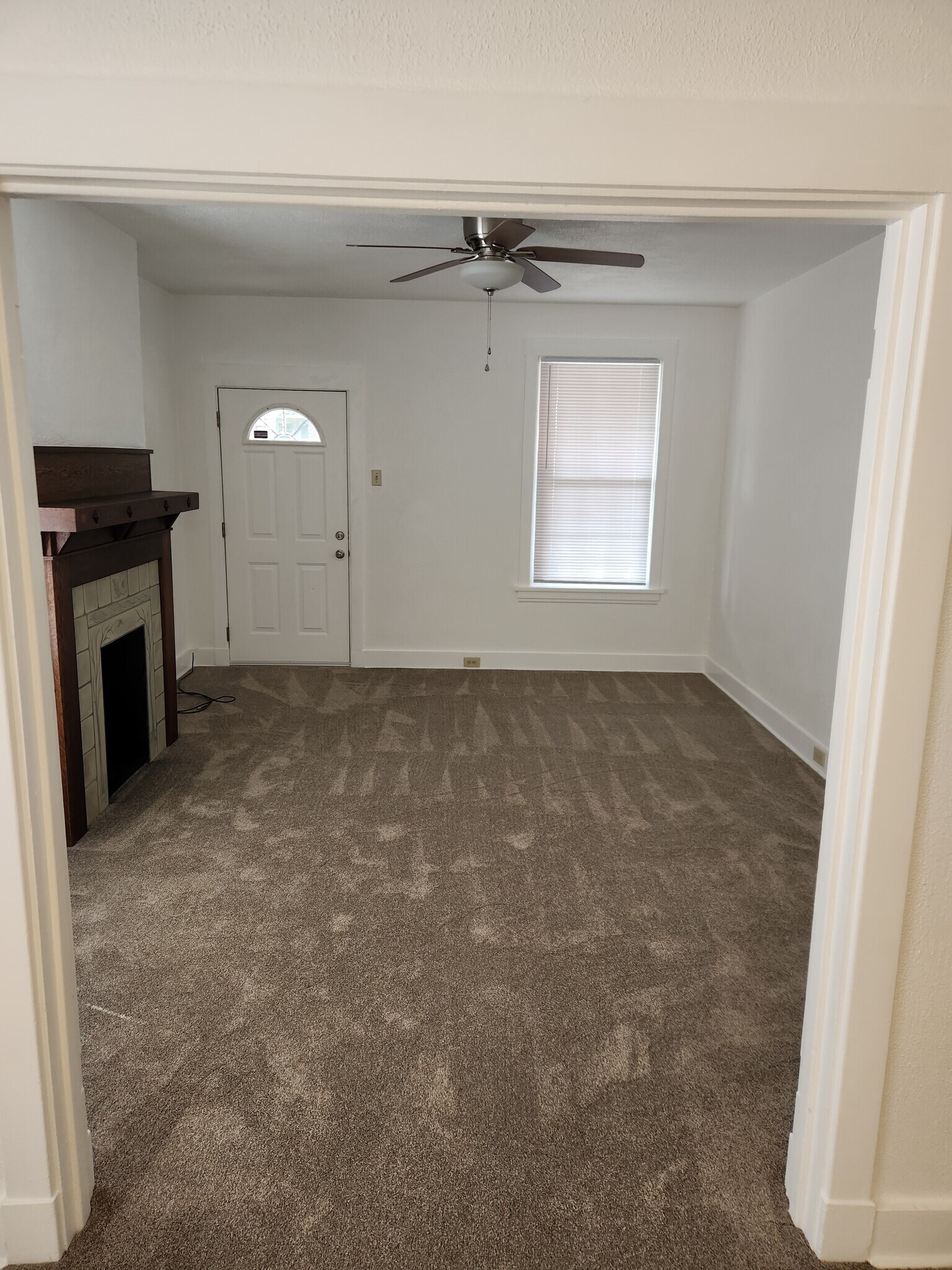 Living Room 2 - 212 Teece Ave