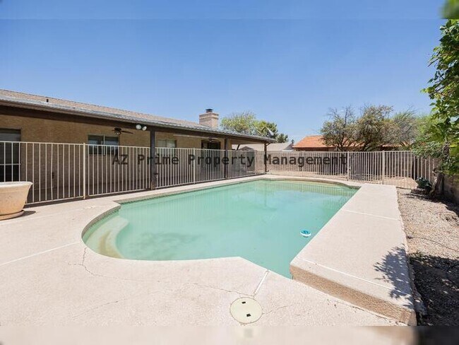 Building Photo - 1473 N Amarillo St