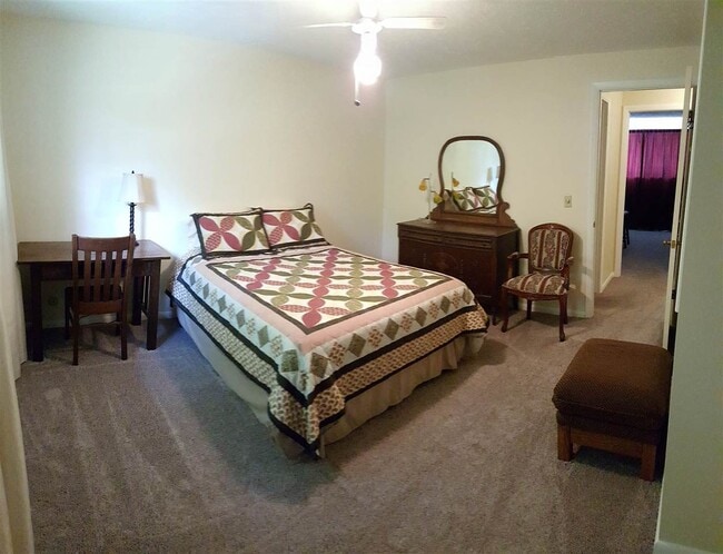 Building Photo - 922 McKinley Ave