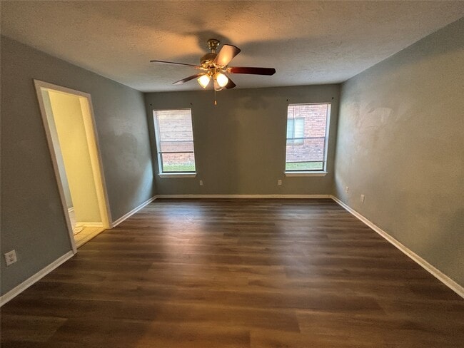 Building Photo - 1506 Park Maple Dr