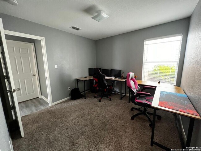 Building Photo - 5923 Fox Canyon