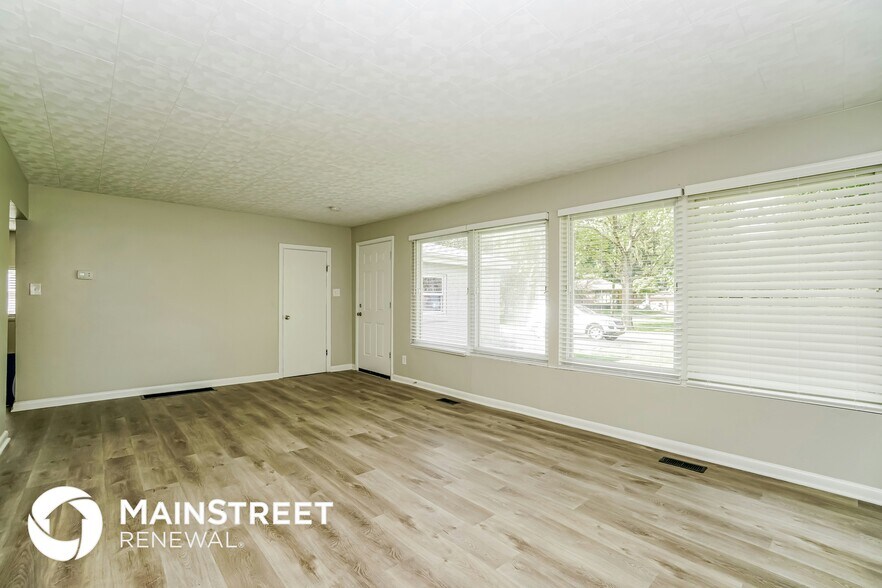 Building Photo - 3855 E Mound St