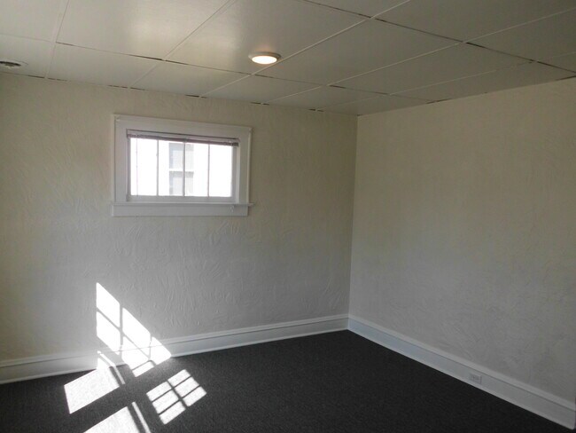 Building Photo - 79 Mayfair Dr