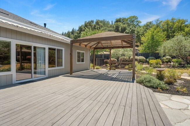 Building Photo - 300 Homewood Ct