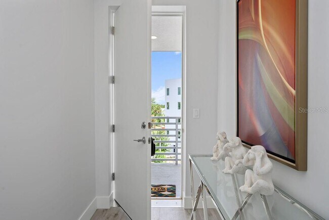 Building Photo - 1709 N Tamiami Trail