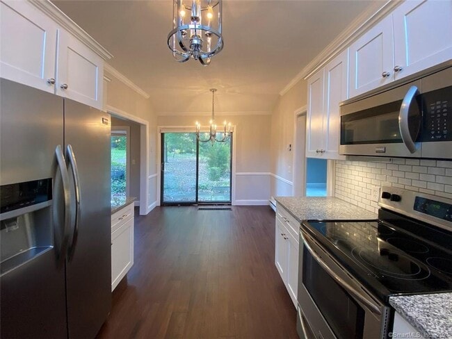 Building Photo - 311 Heritage Vlg