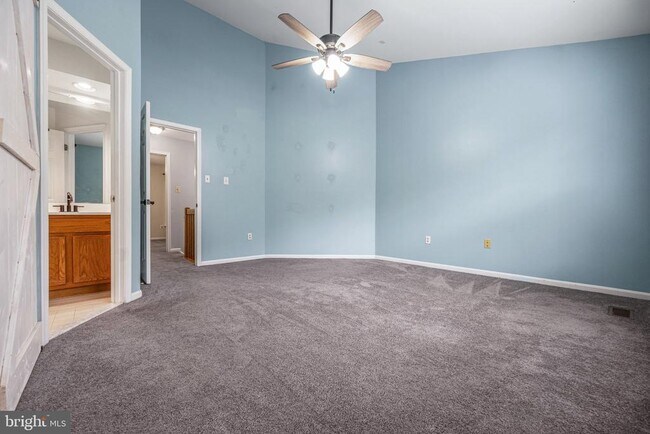 Building Photo - 616 Lions Gate Ln