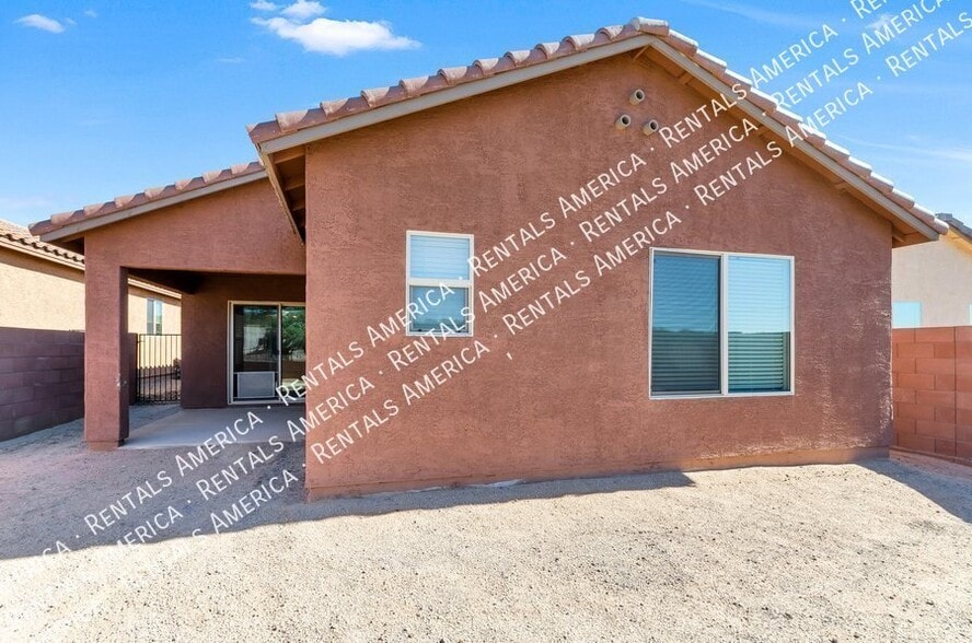 Building Photo - 9221 N Peridot Vis Ave