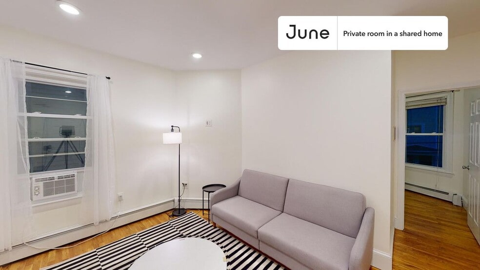 Building Photo - Room in Shared 3 bed/1 bath home