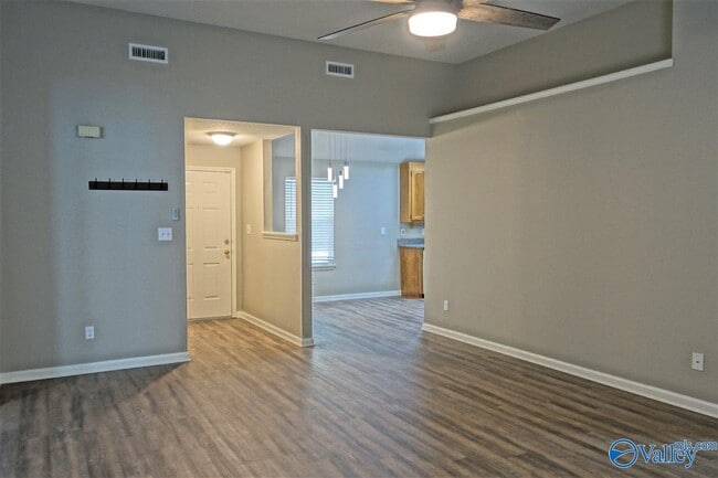 Building Photo - 212 Turnbrook Dr SW