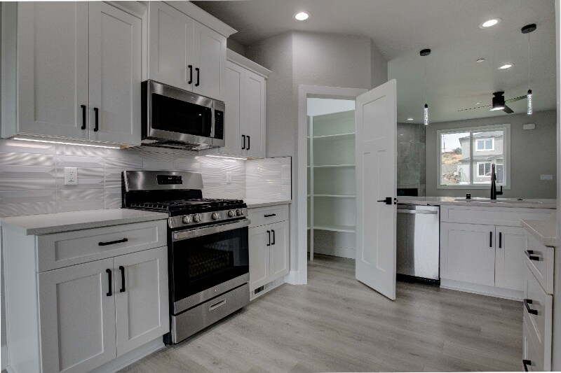 Building Photo - 750 Rio Vis Lp