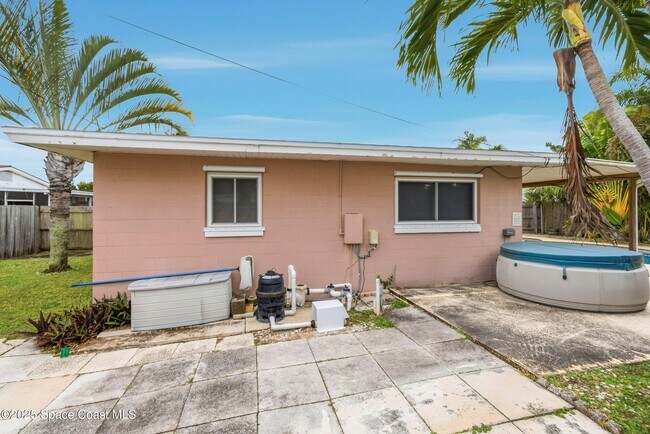 Building Photo - 141 E Exeter St