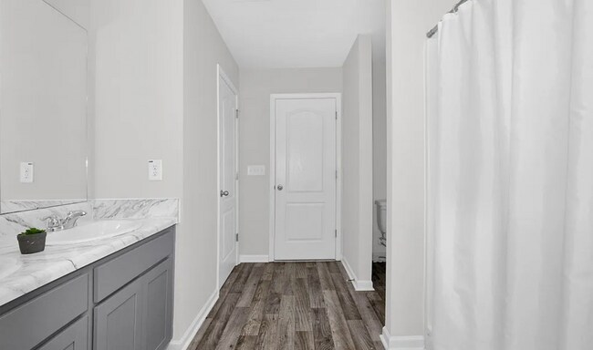 Building Photo - NEW LISTING!!!!!