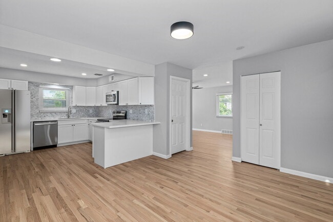 Building Photo - 303 Danworth Ct