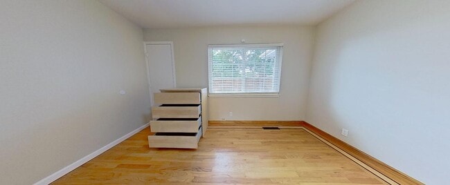 Building Photo - 22565 Norwood Dr