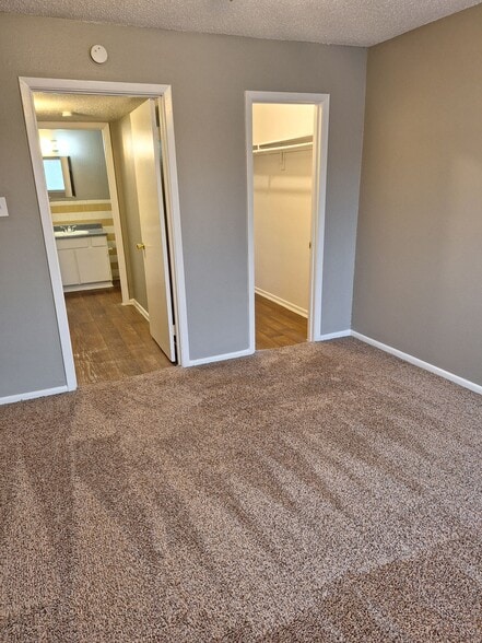 Building Photo - Lawnwood Apartments