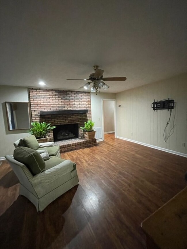 Building Photo - City of Maryville 37803 - 3 bedroom, 2 bat...