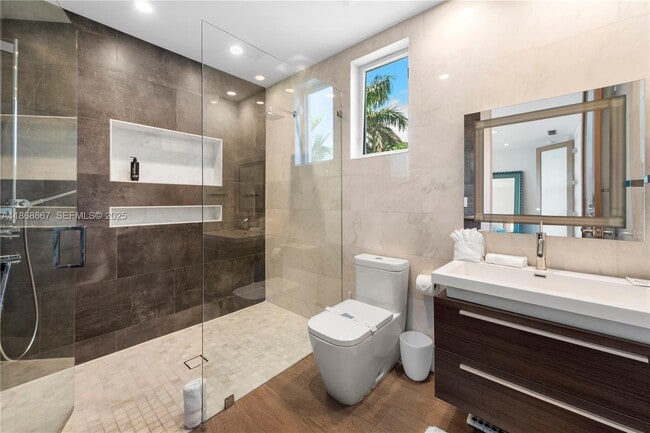 Building Photo - 1319 Seminole Dr