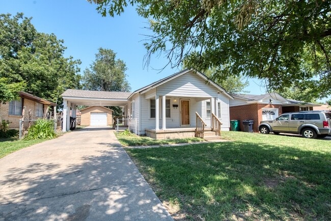 Building Photo - 4037 NW 14th St