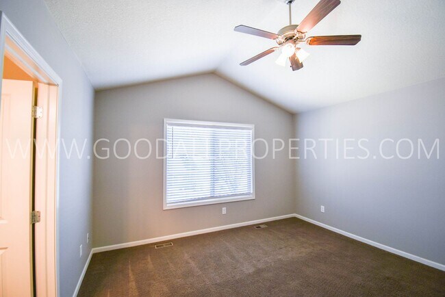 Building Photo - 1255 SE Waddell Way