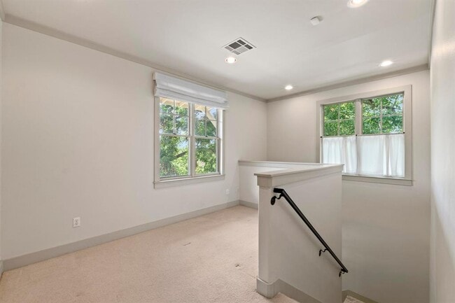 Building Photo - 3810 Ridgelea Dr