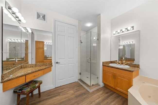 Building Photo - 2876 Kinsington Cir
