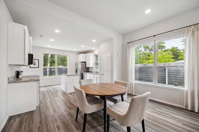 Building Photo - 10897 Mockingbird Pl