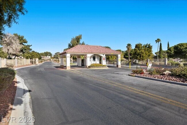 Building Photo - Beautifully 3 bedroom updated home located in the guard-gated Los Prados Golf Community!