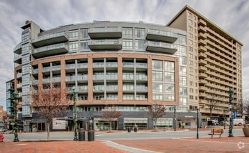 Building Photo - 7171 Woodmont Ave