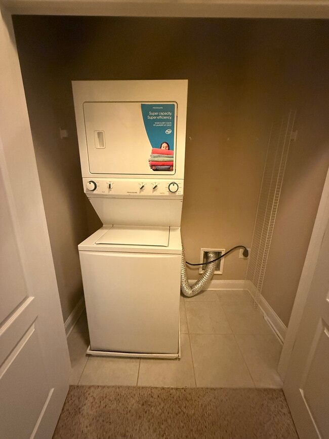 Building Photo - 2667 Willow Fld Xing